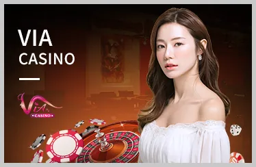 Hình ảnh bàn blackjack với người chia bài và người chơi